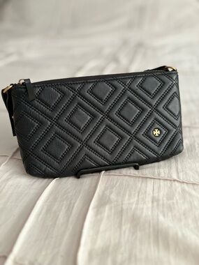 Tory Burch Kira Chevron Slim Crossbody Bag – Black Quilted Leather